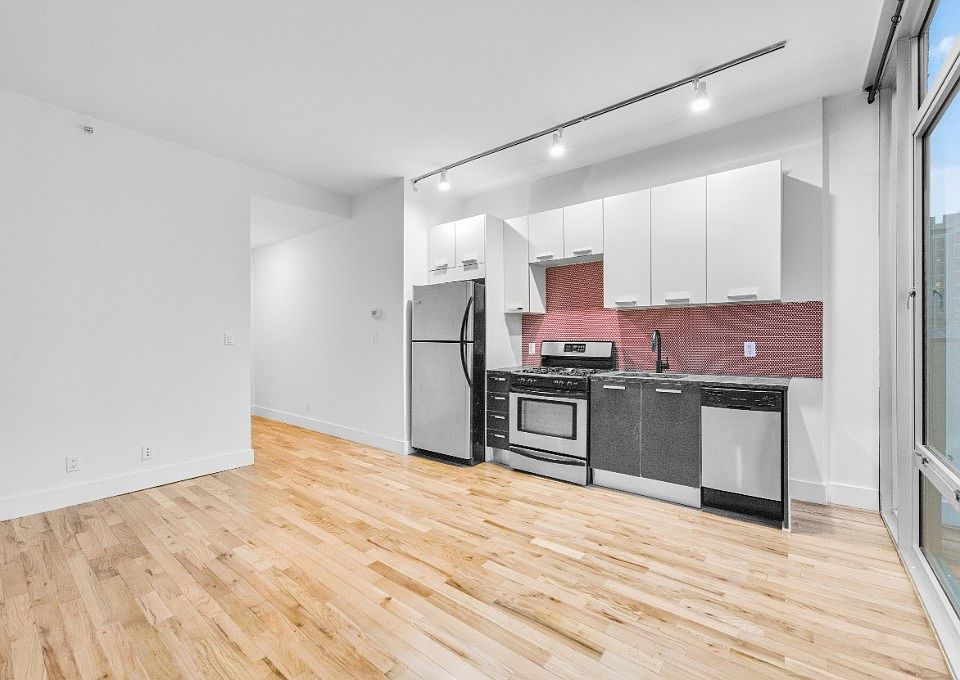 1st image of 185 S 4th St APT 4D