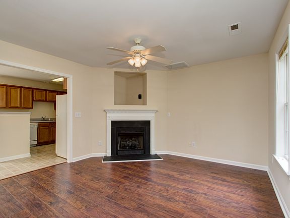 4th image of 1732 Kay St