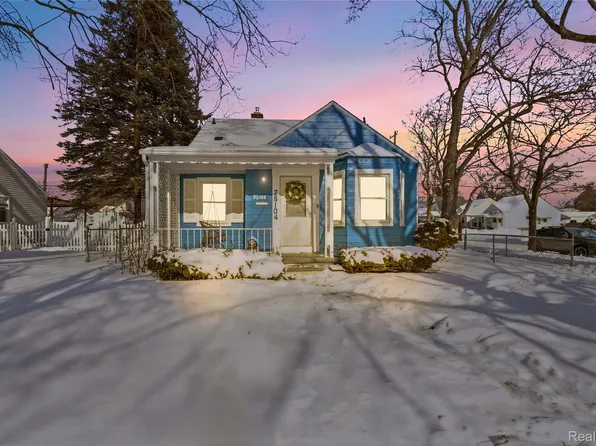 26104 Student, Redford, MI 48239