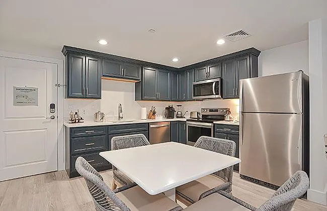 1 bed, 650 sqft, $3,000 — Photo 2
