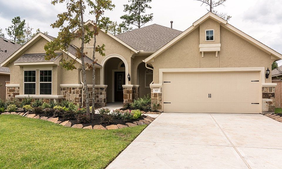 1st image of 127 Mountain Laurel Dr