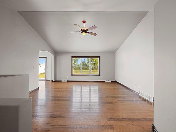 4th image of 773 N Melcorn Cir