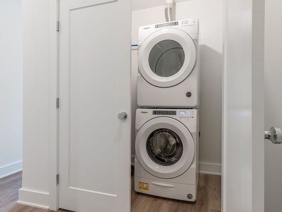 1st image of 5545 Pulaski Ave #405