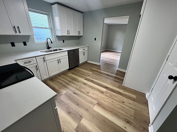 4th image of 108 Ervin St