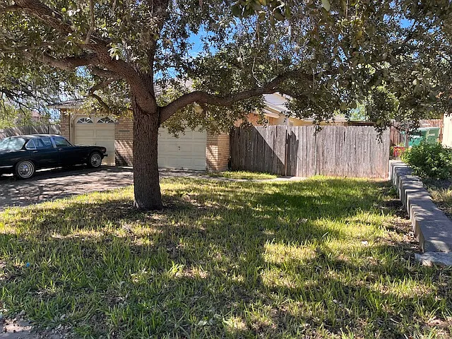 2 bed, 750 sqft, $1,200 — Photo 1