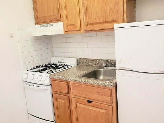 3rd image of 2024 3rd Ave APT 4B