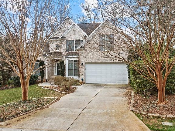 4th image of 2105 Abbott Dr