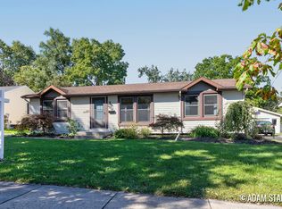 1525 Lenox Rd SE, Grand Rapids, MI 49506