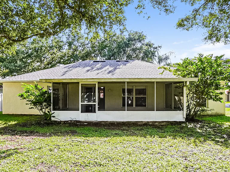 1324 Montheath Cir — Photo 16