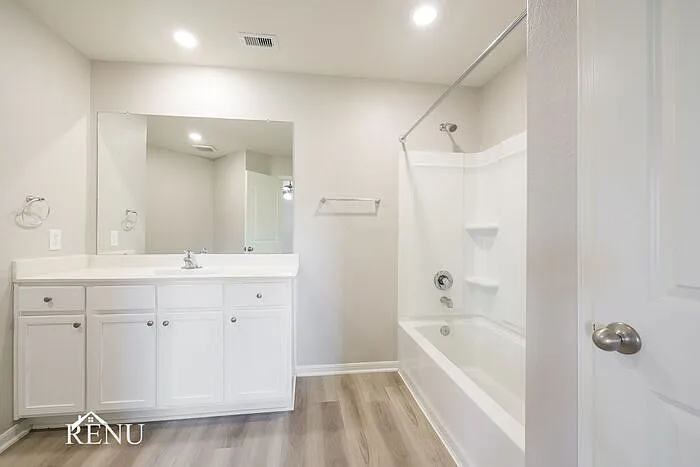 3 bed, 2.0 bath, 1414 sqft, $1,615 — Photo 4