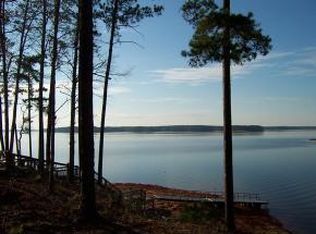 15 Confederate Dr, Swainsboro, GA 30401