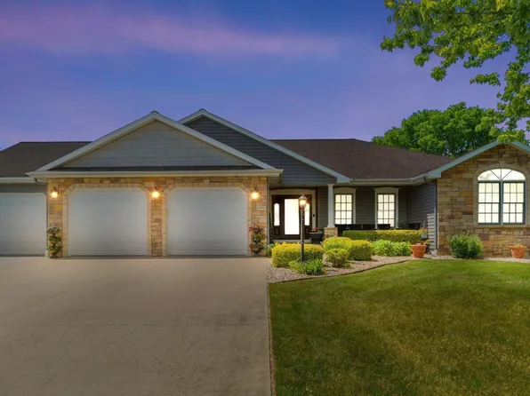 1999 E Legacy Ln, Winona Lake, IN 46590