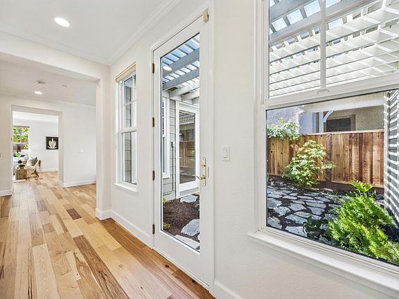 5th image of 71 Oak Grove Drive