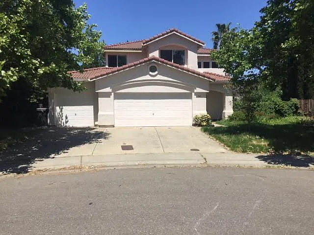 945 Lucena Ct photo 1