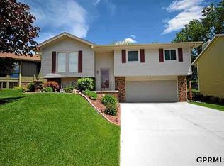 215 S 150th Cir, Omaha, NE 68154