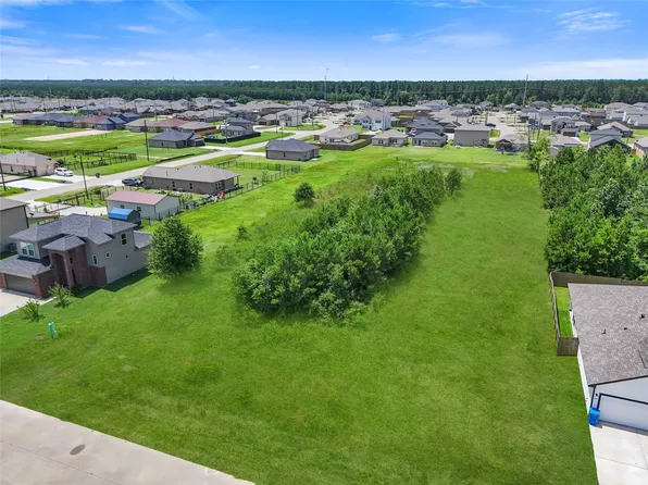 317 Road 5102, Cleveland, TX 77327