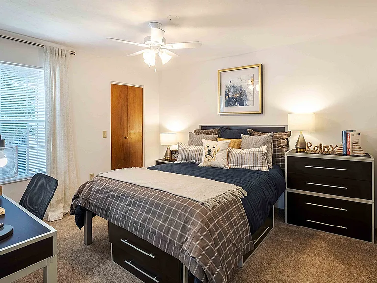 Spyglass Apartments — Photo 43
