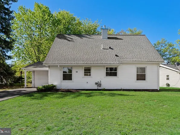 18 Bermuda Cir, Willingboro, NJ 08046