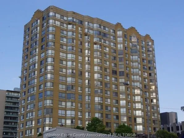 75 Riverside Dr E #804, Windsor, ON N9A 7C4