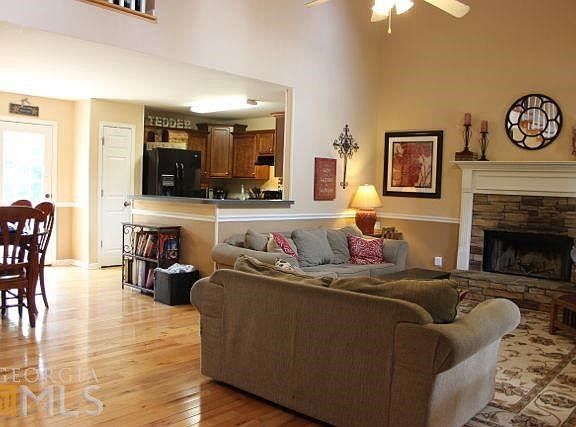 3rd image of 298 Mallard Pond Cir