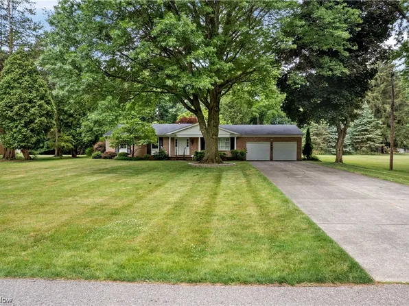 1627 Elberta Ave SW, North Canton, OH 44709