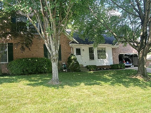 3rd image of 5950 E Oak St
