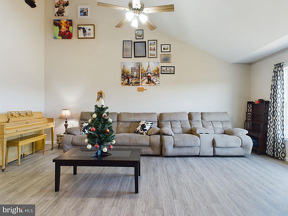 4th image of 21891 Andalusian Ln