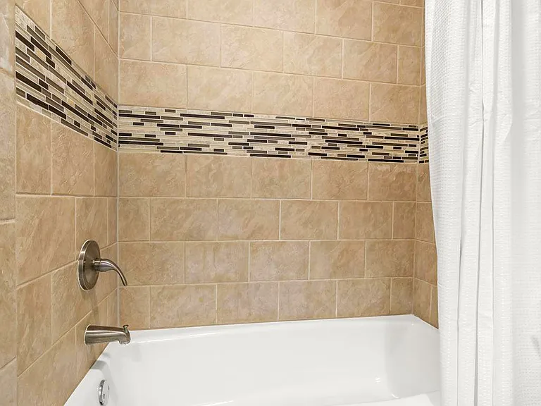 Meadowcreek Dr — Photo 5