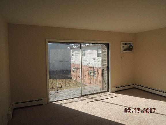 5th image of 355 Bluff Ave APT 2D