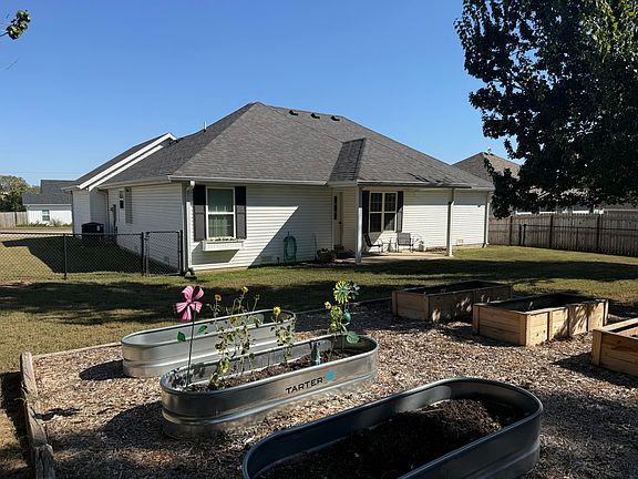 3rd image of 535 S Gary Avenue