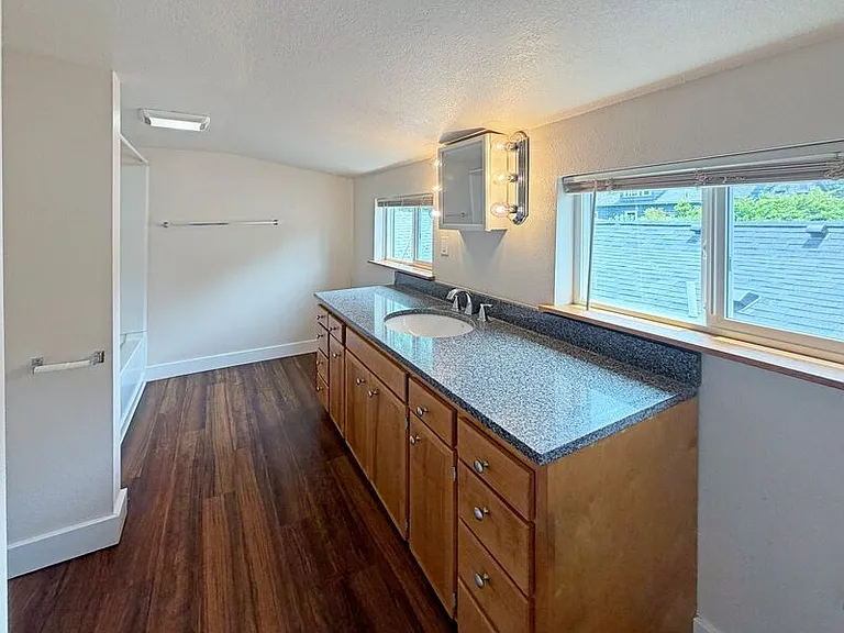 544 W 20th Ave — Photo 24