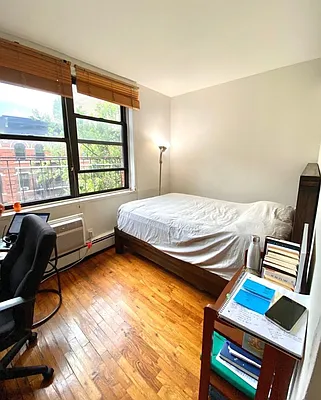 Rented by Guy Goldman, LREB | media 23
