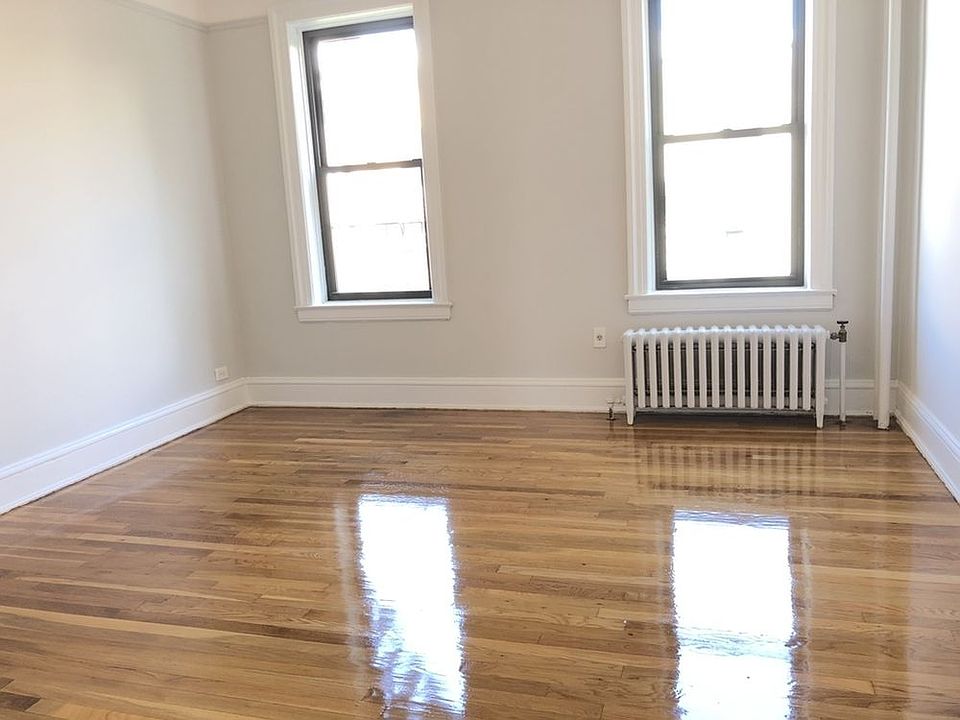 1st image of 3015 33rd St APT 2E