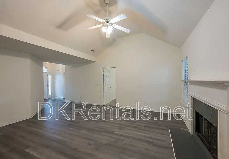 5689 Isleworth Way — Photo 8