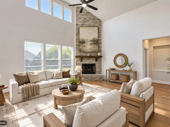 1003 Moss Grove Trl, Justin, TX 76247