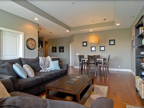 3rd image of 1937 W Diversey Pkwy APT 3B