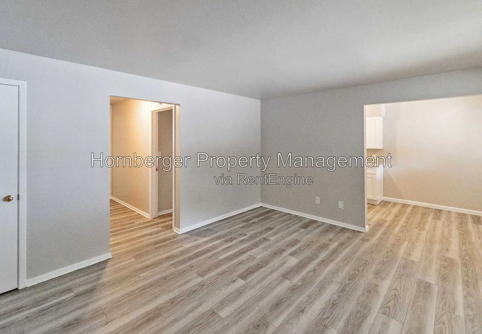 1 bed, 1.0 bath, 802 sqft, $845 — Photo 2