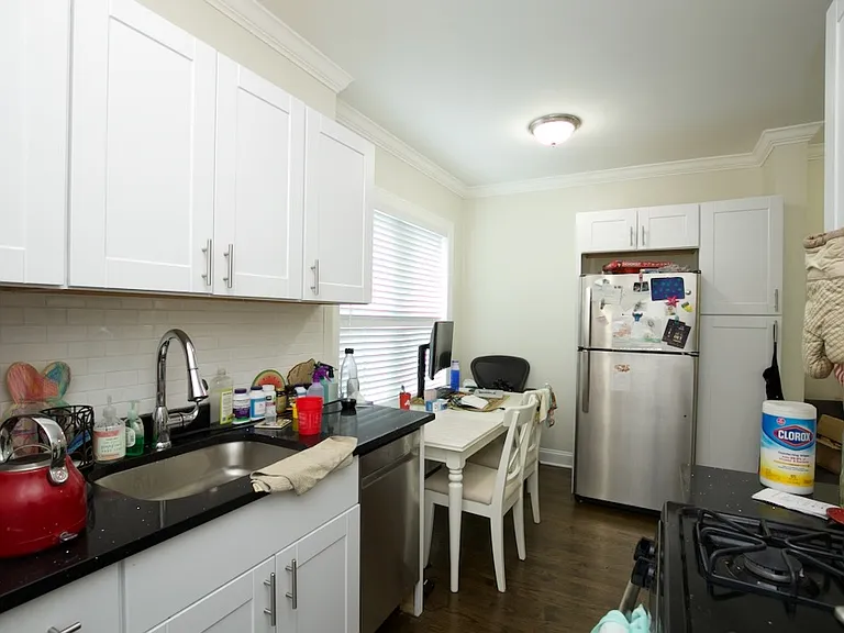 3817 N Greenview Ave #W2 — Photo 5