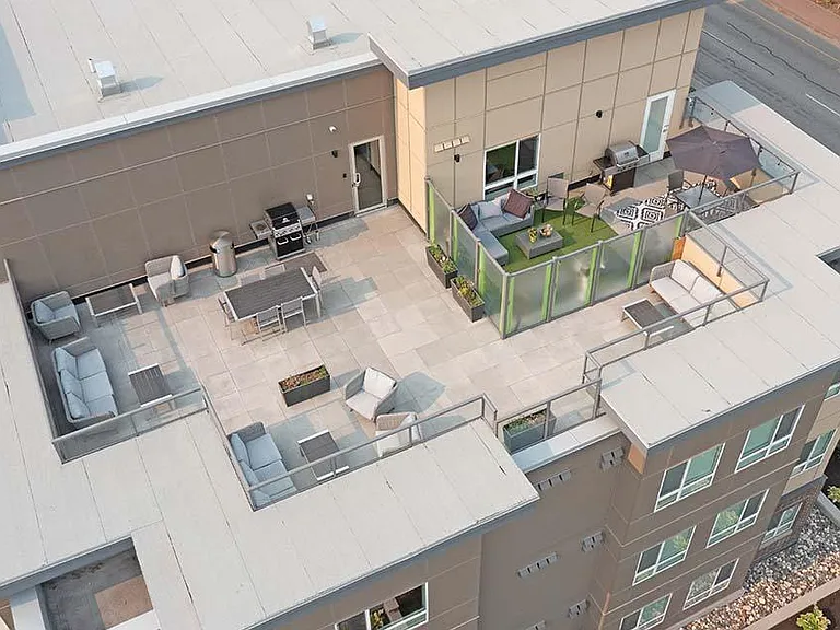 724 Valley Rd — Photo 15