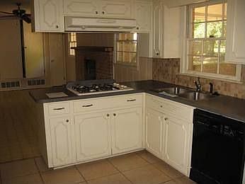 2nd image of 3067 Lansdowne Dr