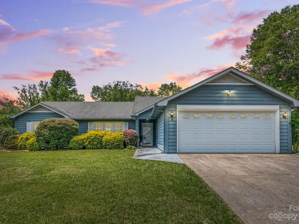 7 Primrose Ln, Asheville, NC 28805