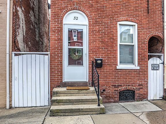 2nd image of 32 Caroline St