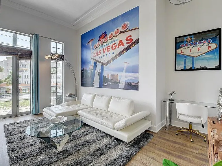 185 NE 4th Ave #210 — Photo 7