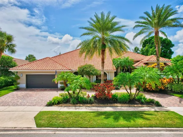 10762 Stonebridge Blvd, Boca Raton, FL 33498