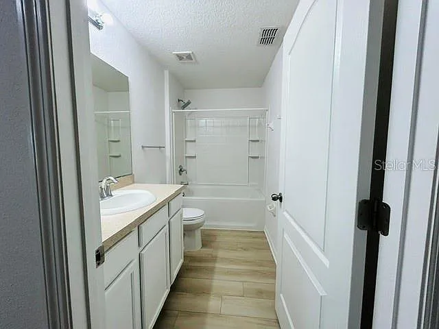 1221 Priory Cir — Photo 17