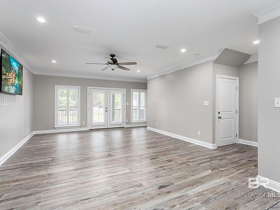 4th image of 311 Magnolia Ave #64