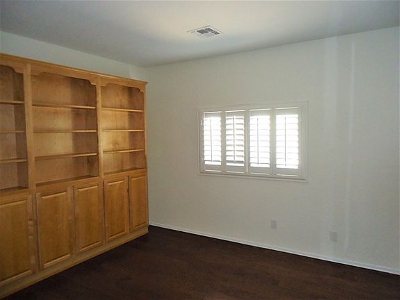 5th image of 15052 W Columbine Dr