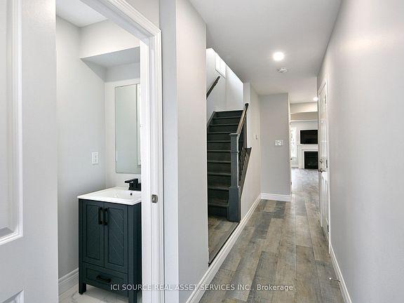 5th image of 680 Wild Rose Dr