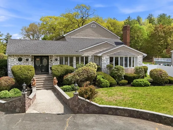 39 Forest St, Saugus, MA 01906