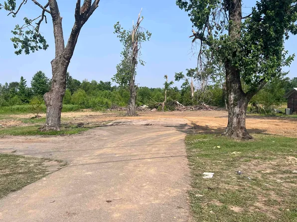 1462 S Main St, Covington, TN 38019